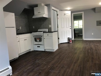 62 Parkview Terrace Unit 60, Newark, NJ 07112