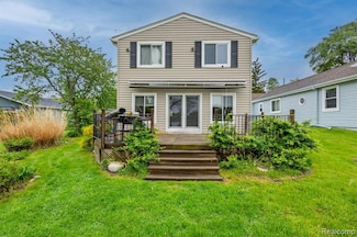 656 Lawson Dr, Lake Orion, MI 48362