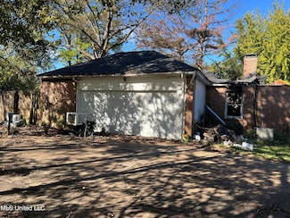 325 Oliver Ave, Sledge, MS 38670