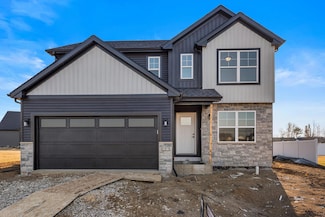 3 Kirby Cir, Monticello, IL 61856