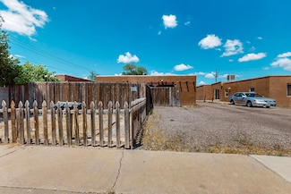 207 Vermont St NE, Albuquerque, NM 87108