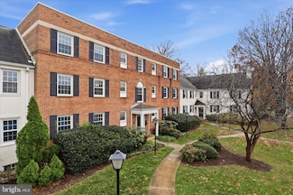 1317 S Walter Reed Dr Unit 17201, Arlington, VA 22204