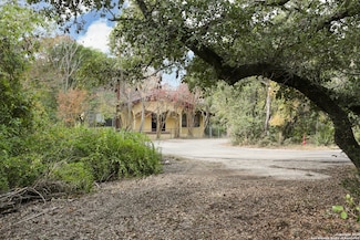 18106 Lakeshore Dr, Helotes, TX 78023