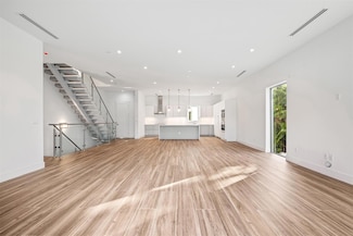 11 SE 11th Ave, Fort Lauderdale, FL 33301