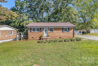 806 Dogwood Dr, Dallas, NC 28034