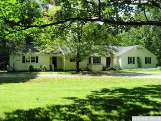 24 Maple Ln, Copake Falls, NY 12517