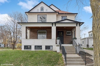 218 S 2nd St, Knoxville, IA 50138