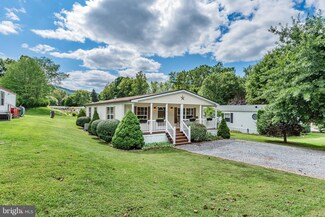 8 Franklin St, Mount Holly Springs, PA 17065