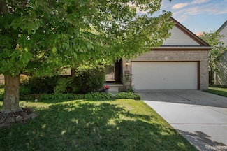 7160 Warwick Dr, Ypsilanti, MI 48197