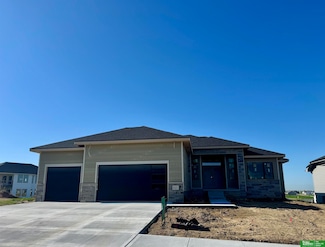 21113 Arlington St, Elkhorn, NE 68022