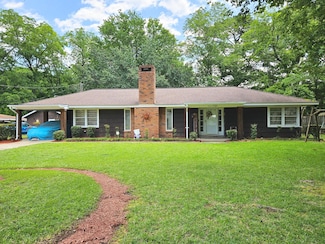 72 Calhoun St, West Point, MS 39773