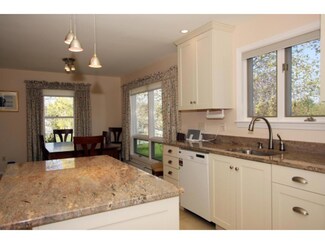 347 Tracy Ln, Shelburne, VT 05482