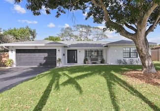 1951 NE 29th St, Lighthouse Point, FL 33064