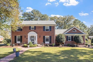 3325 N Walnut St, Farmville, NC 27828