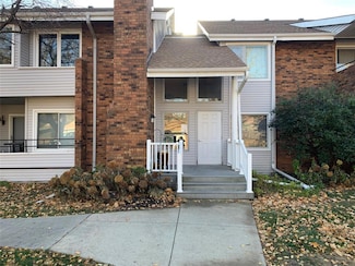 1100 50th St Unit 1202, West Des Moines, IA 50266