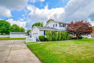 1021 El Dorado Dr, Akron, OH 44319