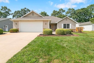 56545 Sun Ray Dr, Elkhart, IN 46516