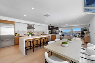 309 Carnation Ave Unit 4, Corona Del Mar, CA 92625