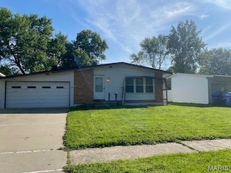 745 Borgia Ln, Florissant, MO 63031