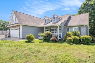 208 Stonington Dr, Mount Airy, GA 30563