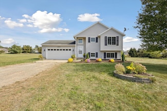 10550 Wolven Ave NE, Rockford, MI 49341