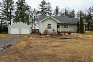 463 Rand Hill Rd, Morrisonville, NY 12962