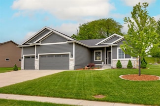 16004 Plum Dr, Urbandale, IA 50323