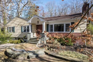 55 Sandy Hollow Rd, Northport, NY 11768