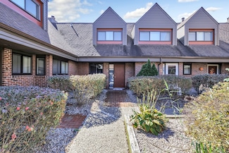 22 Montoya Dr Unit 2, Branford, CT 06405