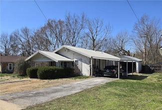 526 Spring St, Springdale, AR 72764