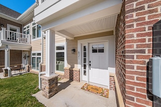 621 Woodland Dr, Dexter, MI 48130