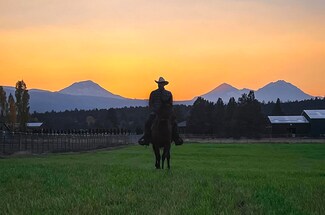 18425 Pinehurst Rd, Bend, OR 97703