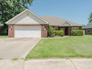 2006 SW Spruce Rd, Bentonville, AR 72712