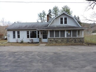 137 Woodside Ave, Falls, PA 18615