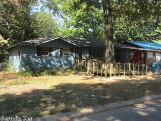 9320 Woodford Dr, Little Rock, AR 72209