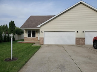 1709 Daisy St SE, Demotte, IN 46310
