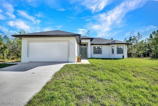 2002 E 10th St, Lehigh Acres, FL 33936