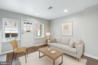 5520 Matthews St, Philadelphia, PA 19138