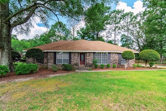 613 Southeast Cir, Hattiesburg, MS 39402