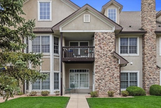 6728 S 34th St Unit 4, Franklin, WI 53132