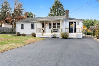 2 Circuit Dr, Rowley, MA 01969