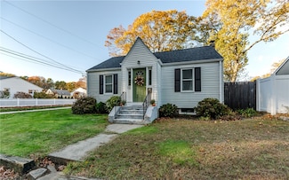 122 New Rd, Rumford, RI 02916