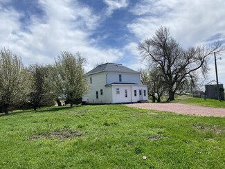 13406 Garden Ave, Lamberton, MN 56152