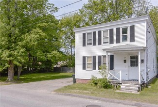 64 James St, Saco, ME 04072