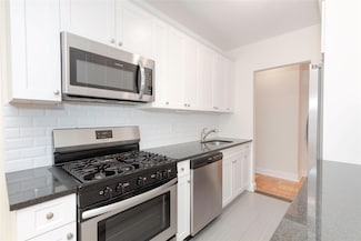 3 Sadore Ln Unit 1Y, Yonkers, NY 10710