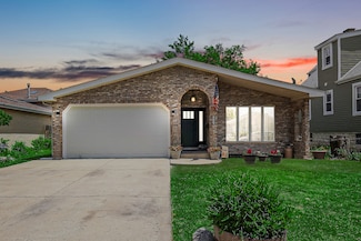 4041 Rose Ave, Lyons, IL 60534