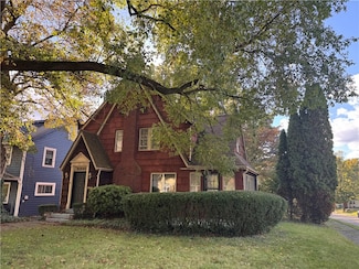 329 Norris St, Sharon, PA 16146