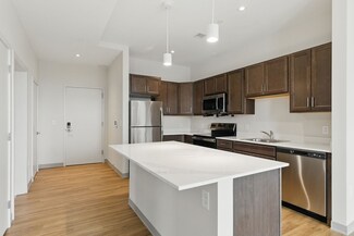 1170 Tremont St Unit 819, Boston, MA 02120
