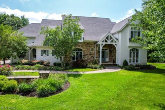 20 High Point Ln, Chagrin Falls, OH 44022