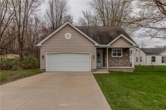 9384 Jordan Dr, Mentor, OH 44060